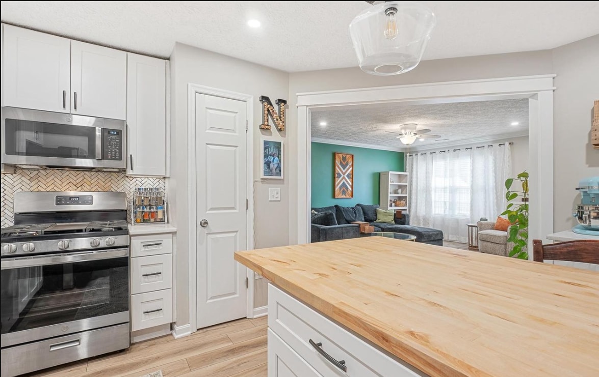 Building Photo - 10 Ironstone Ct