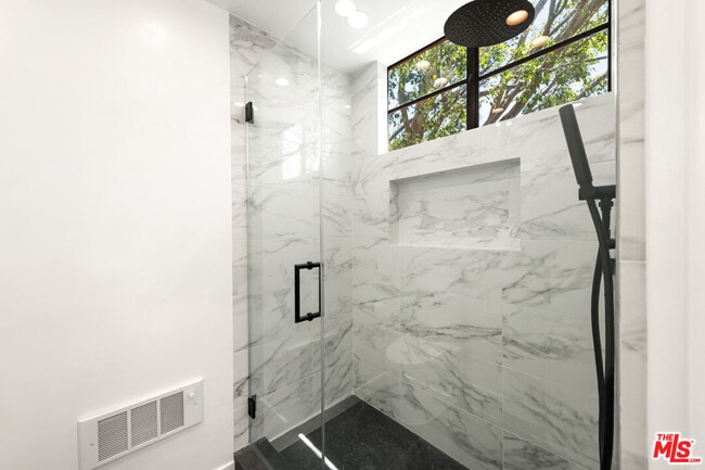 Building Photo - 29233 Heathercliff Rd