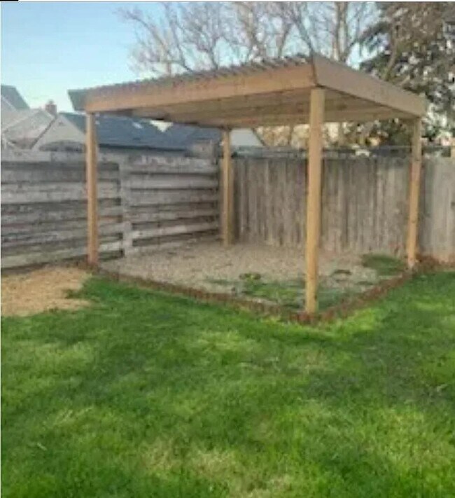 Building Photo - 5260 South St