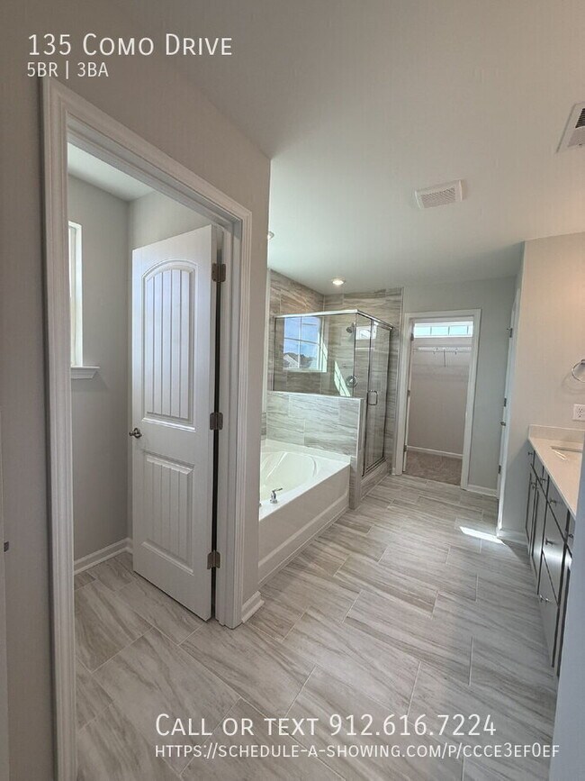 Building Photo - 135 Como Dr