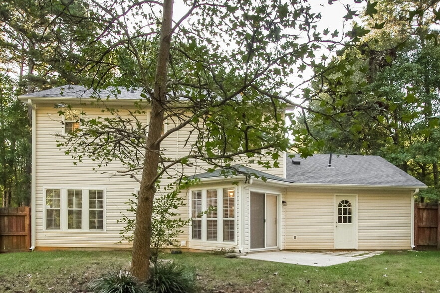 Building Photo - 3033 Oakcroft Dr