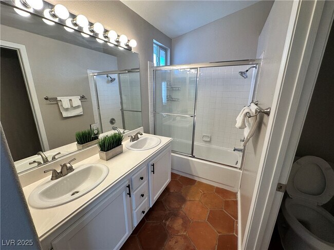 Building Photo - 2413 Rue De Bourdeaux