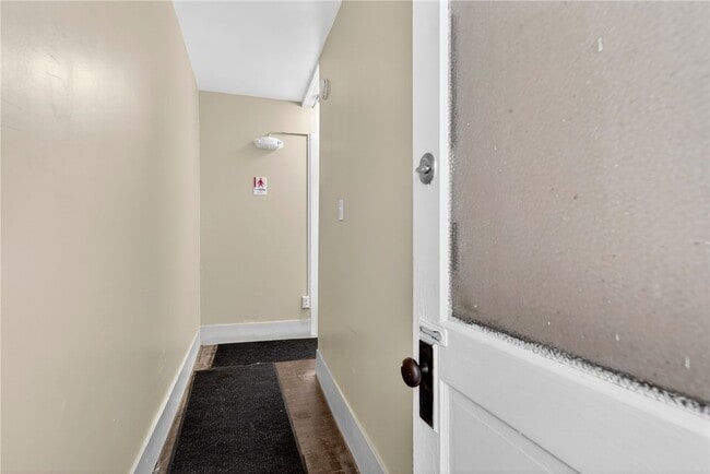 Building Photo - 607 N Cayuga St