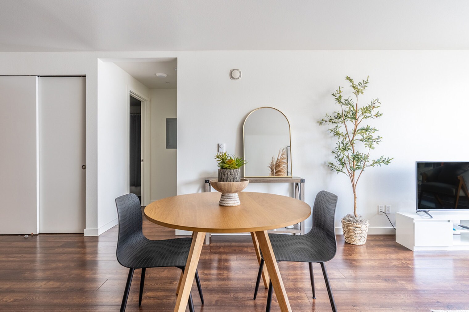 Building Photo - 2407 E Union St