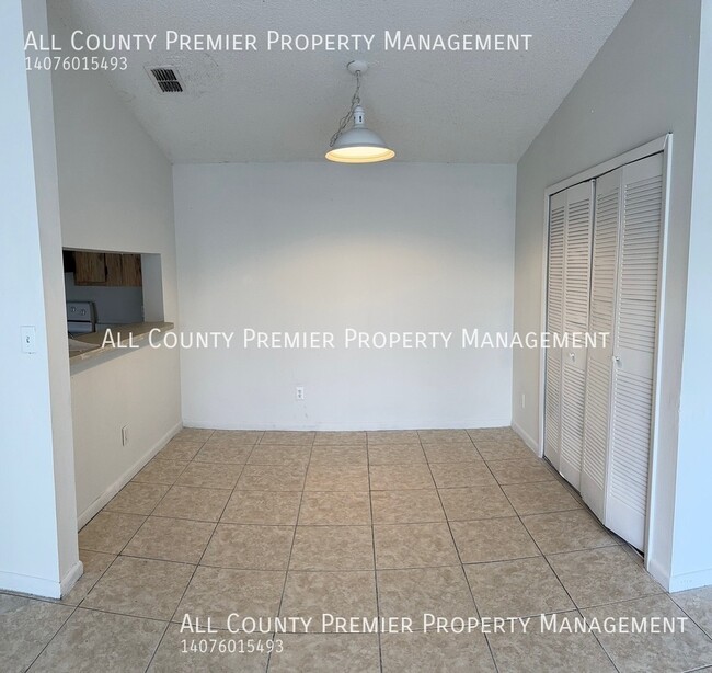 Building Photo - 5231 Via Hacienda Cir
