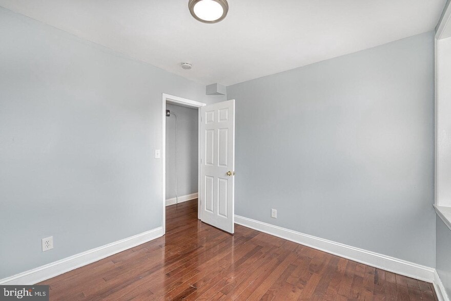 Bedroom - 4600 Eastern Ave