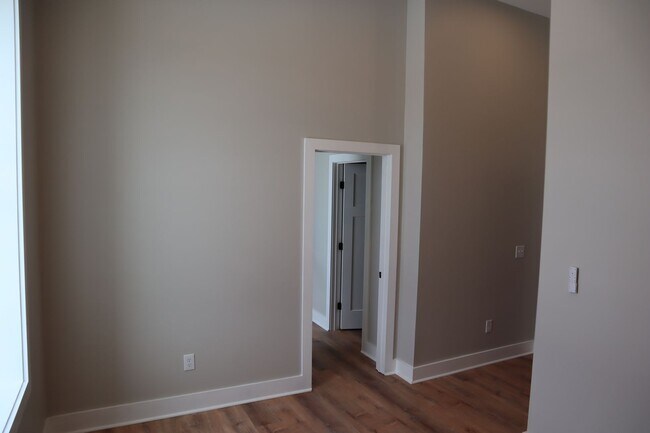 Building Photo - 128 N Water Ave