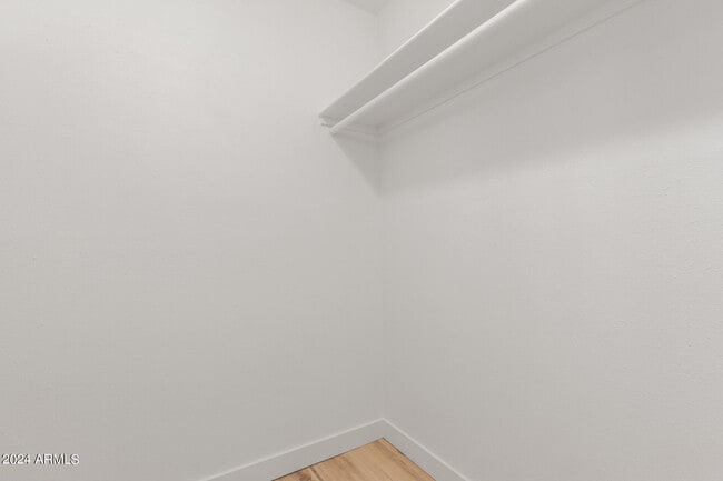 Building Photo - 10935 W Santa Fe Dr