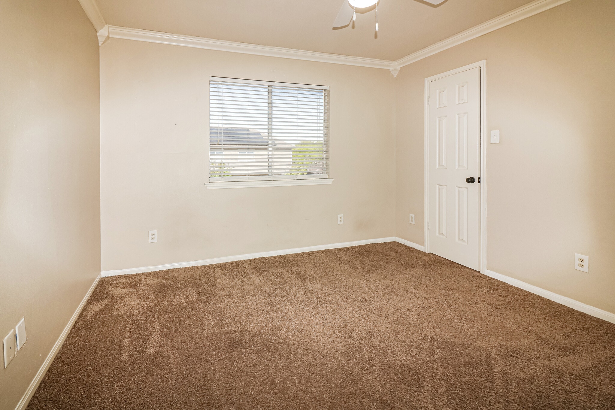 Building Photo - 3021 Shady Creek Ln