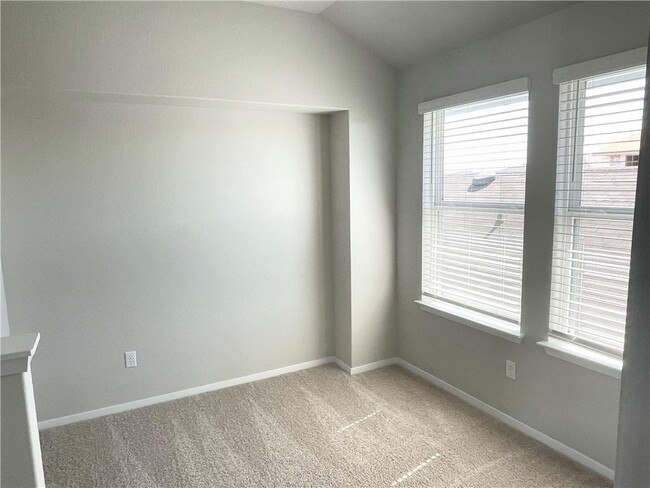 Building Photo - 208 Living Reef Dr