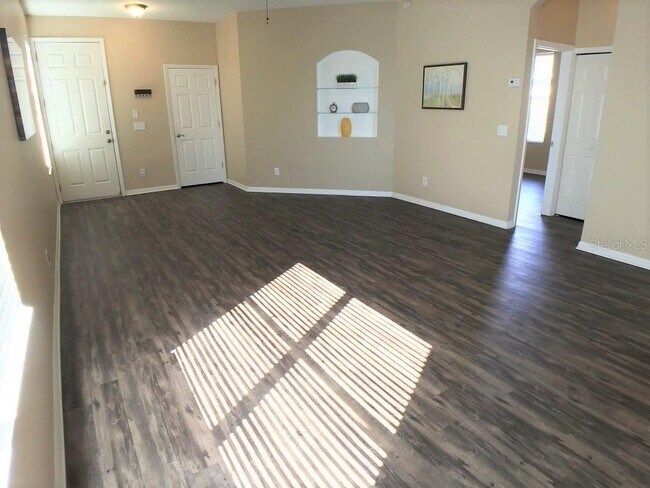 Building Photo - 8539 Deer Chase Dr