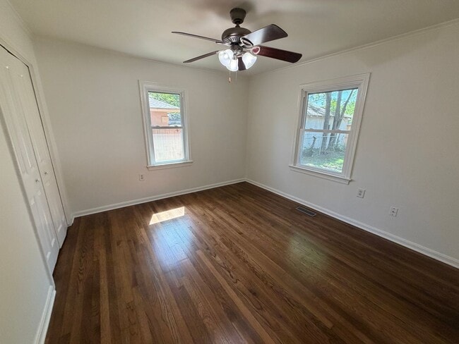 Building Photo - Bright, Updated 3 Bedroom Home with Modern Finishes