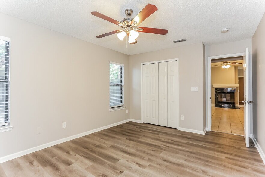 Building Photo - 248 Carriann Cove Trail W