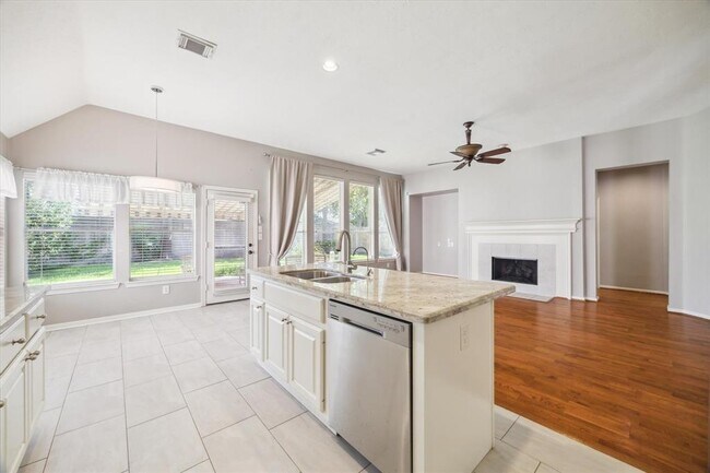 Building Photo - 9527 Shadow Gate Ln