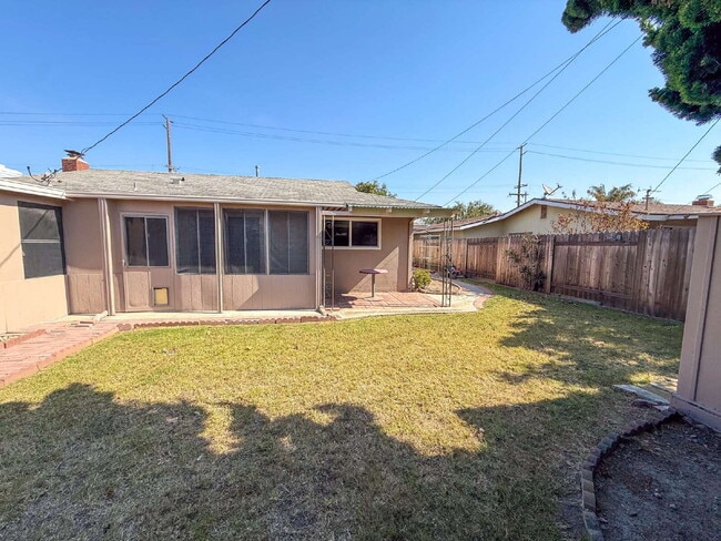 Building Photo - West Oxnard Home For Rent