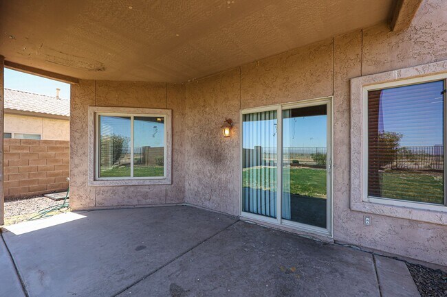 Building Photo - COMING SOON!! Beautiful 4Bed/2.5 bath In San Tan Valley