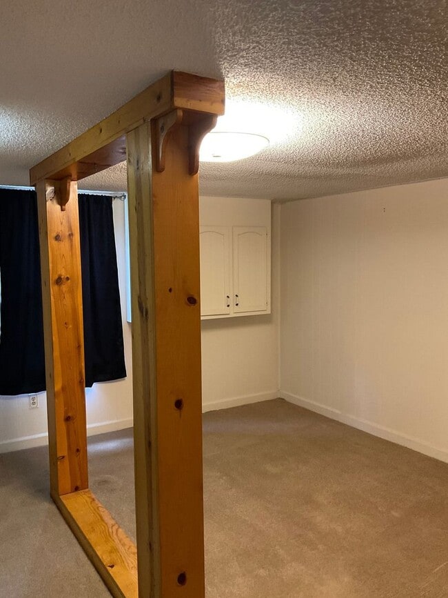 Building Photo - Available Now!!! Spacious Four bedroom home in Gastonia.