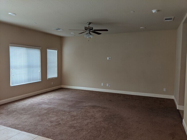 Building Photo - Newer construction home with open floor plan and nice upgrades. Clovis unified schools.