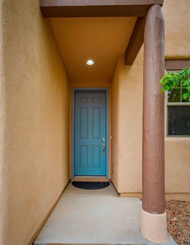 Building Photo - 10 Avenida Vista Esquisita