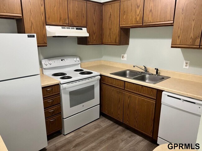 Building Photo - 3704 Gayle Ave