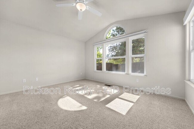 Building Photo - 970 Teresa Pl