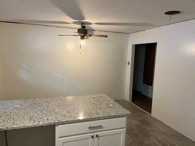 Building Photo - 2750 Gill Rd