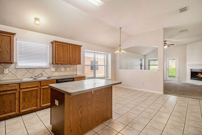 Building Photo - Charming 4-Bedroom, 2-Bathroom Home
