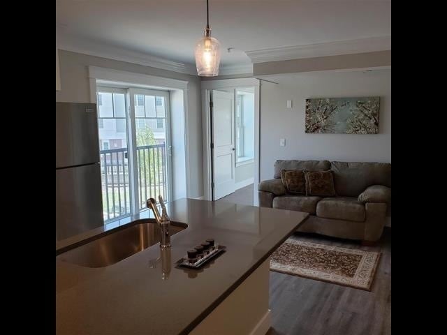 Building Photo - 10 4th St