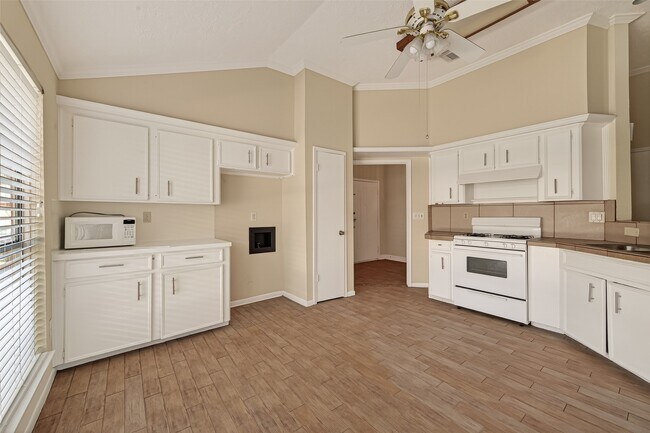 Building Photo - 20039 S Navaho Trail