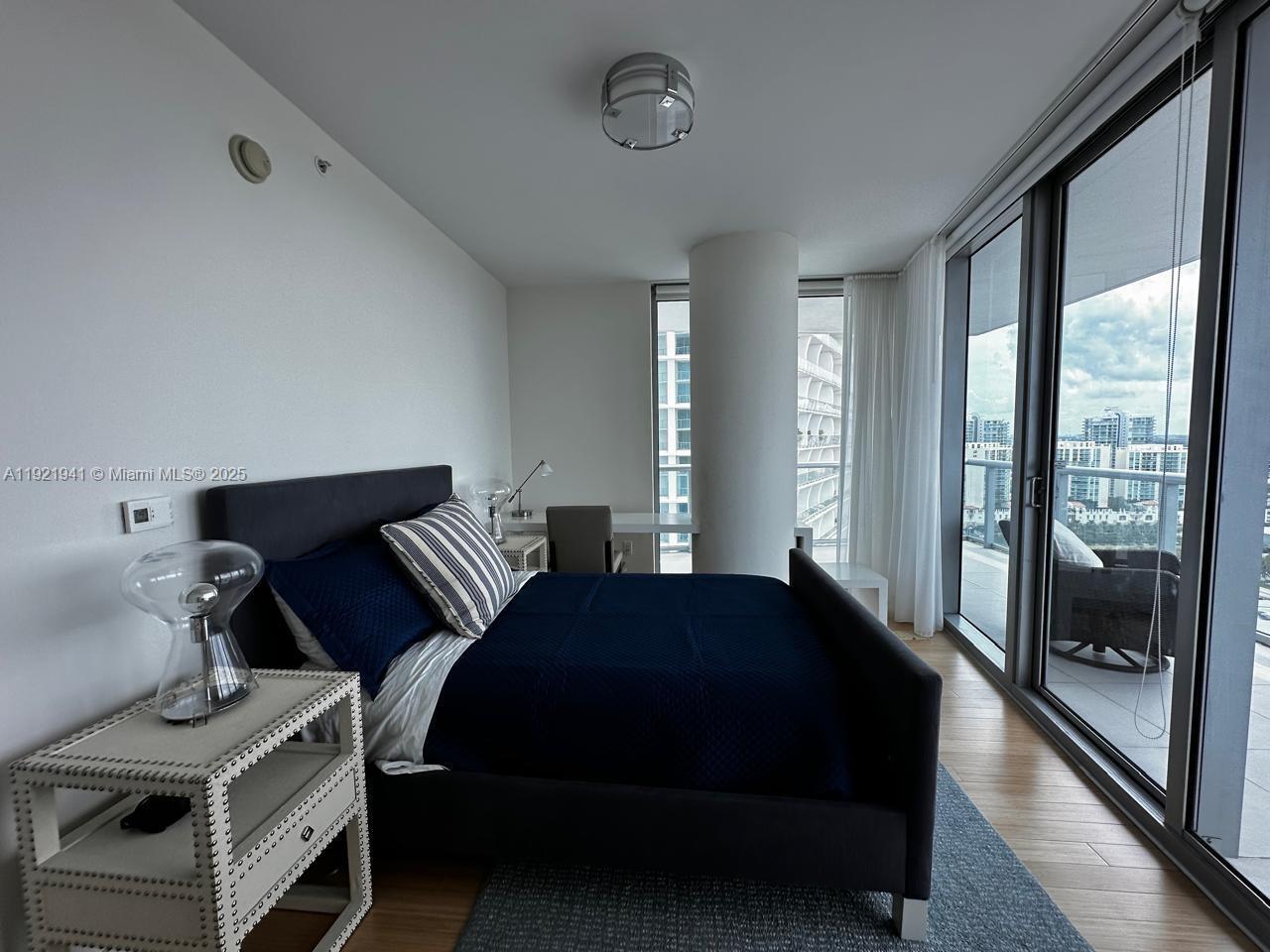 Building Photo - 17001 Collins Ave