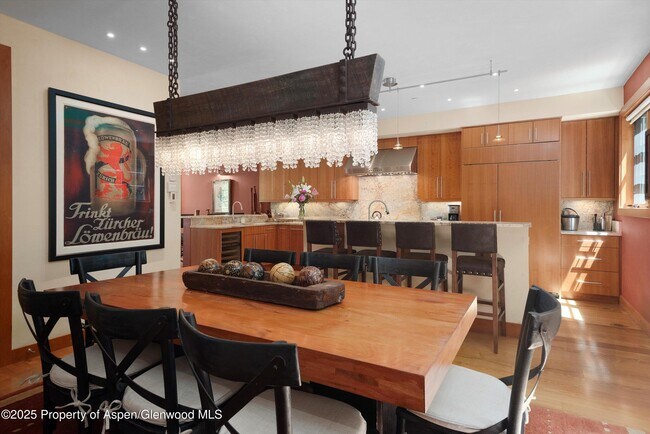 Building Photo - 714 S Galena St