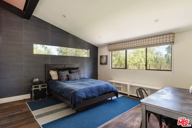 Building Photo - 15490 Milldale Dr