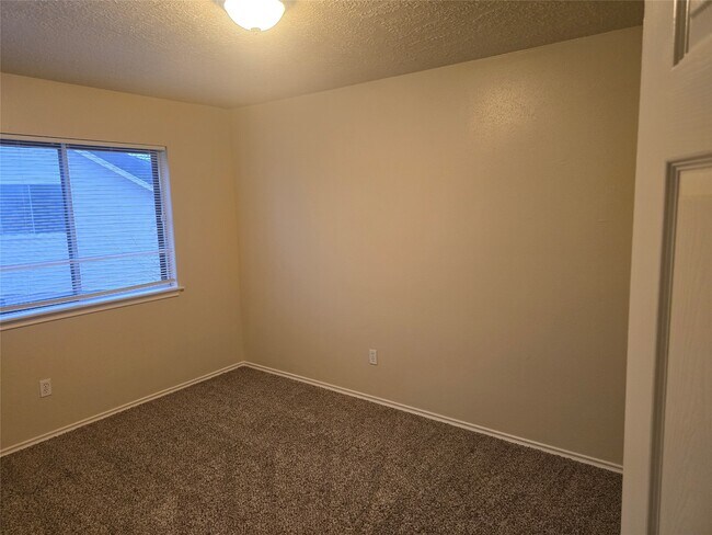 Building Photo - 19602 Cotton Creek Dr