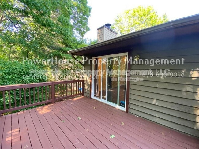Building Photo - 10260 Piney Ridge Walk
