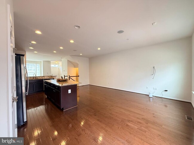 Building Photo - 7296 Dorchester Woods Ln