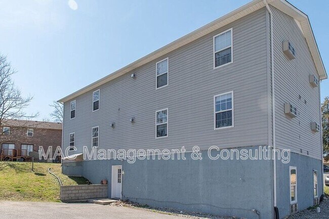 Building Photo - 1325 Virginia Ave