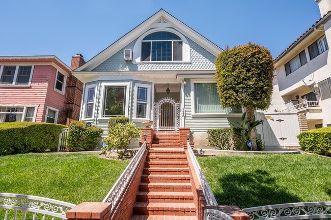 Building Photo - 725 S Meyler St