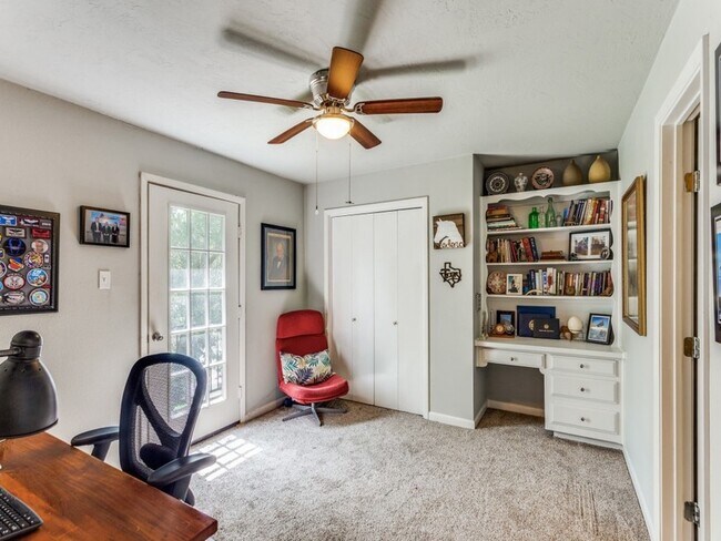 Building Photo - 7905 Skylake Dr