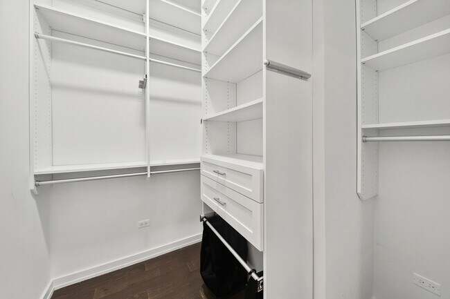 Building Photo - 2753 N Hampden Ct