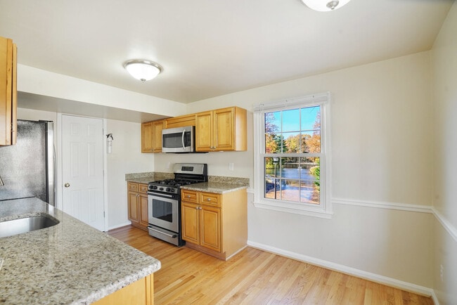 Building Photo - 4339 Cedarlake Ct