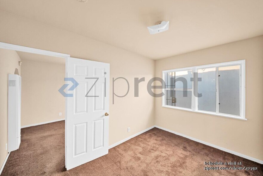 Building Photo - 439 E 55th St
