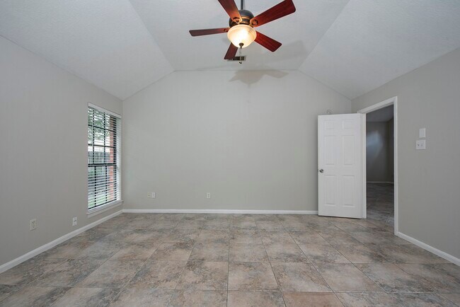 Building Photo - 34 Green Slope Pl