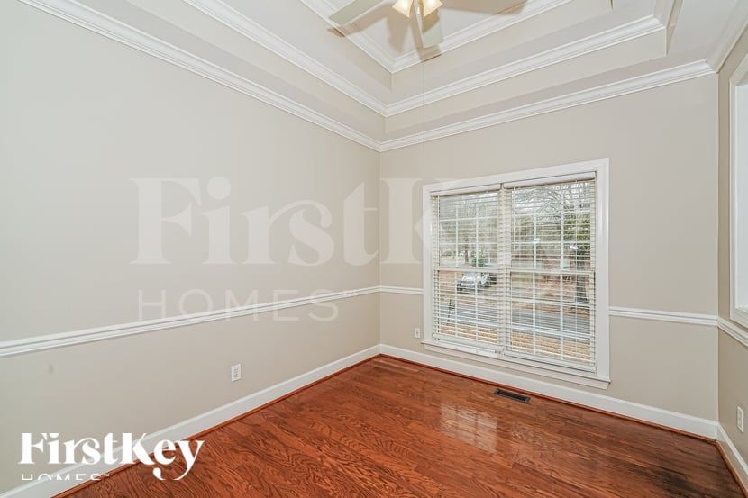 Building Photo - 136 Silverstone Ln