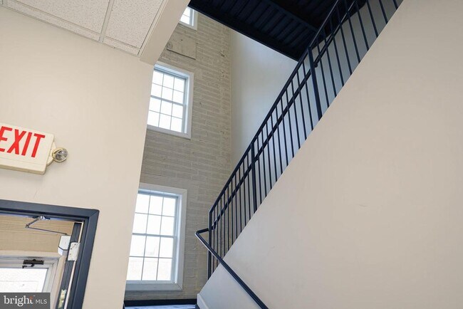 Building Photo - 10 N Pennsylvania Ave