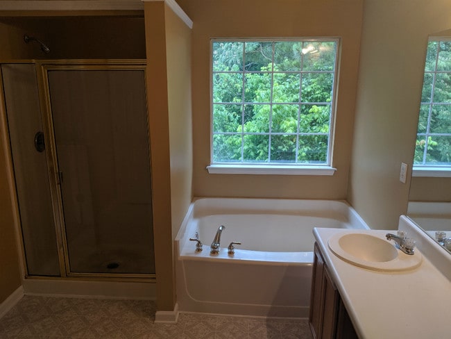 Building Photo - 5107 Huntcrest Dr SW