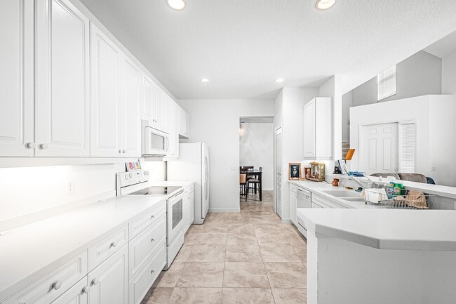 Building Photo - 10451 SW Academic Way