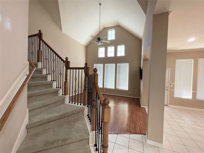 Building Photo - 3305 Knollcrest Ln