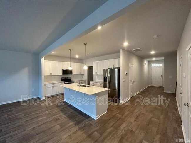 Building Photo - 29 Verona Dr