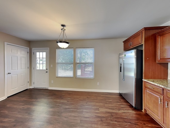 Building Photo - 142 W Cavendish Dr