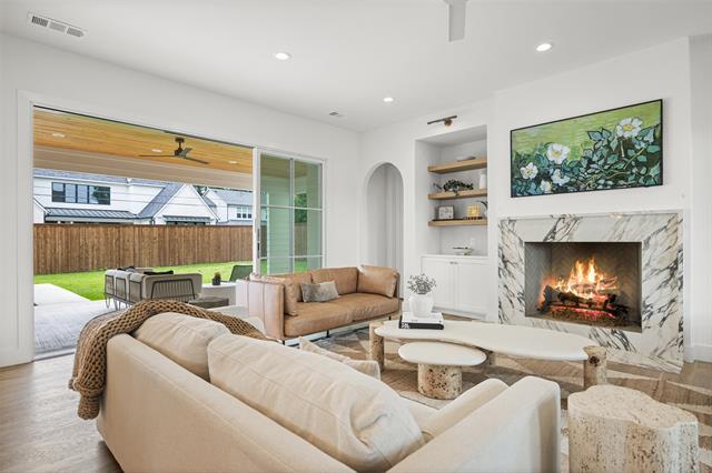 Building Photo - 2212 Ridge Crest Dr